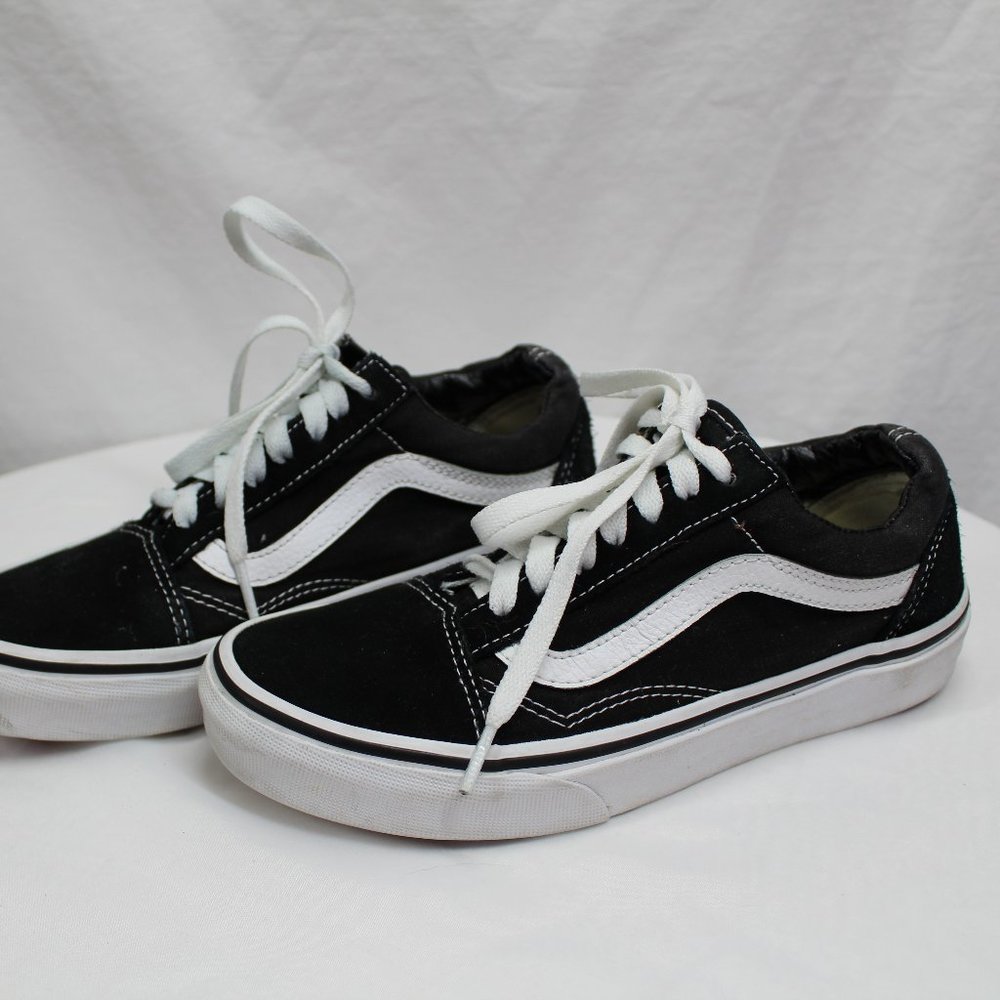 VANS - Women OLD SkOOL Shoes - Size 5.5